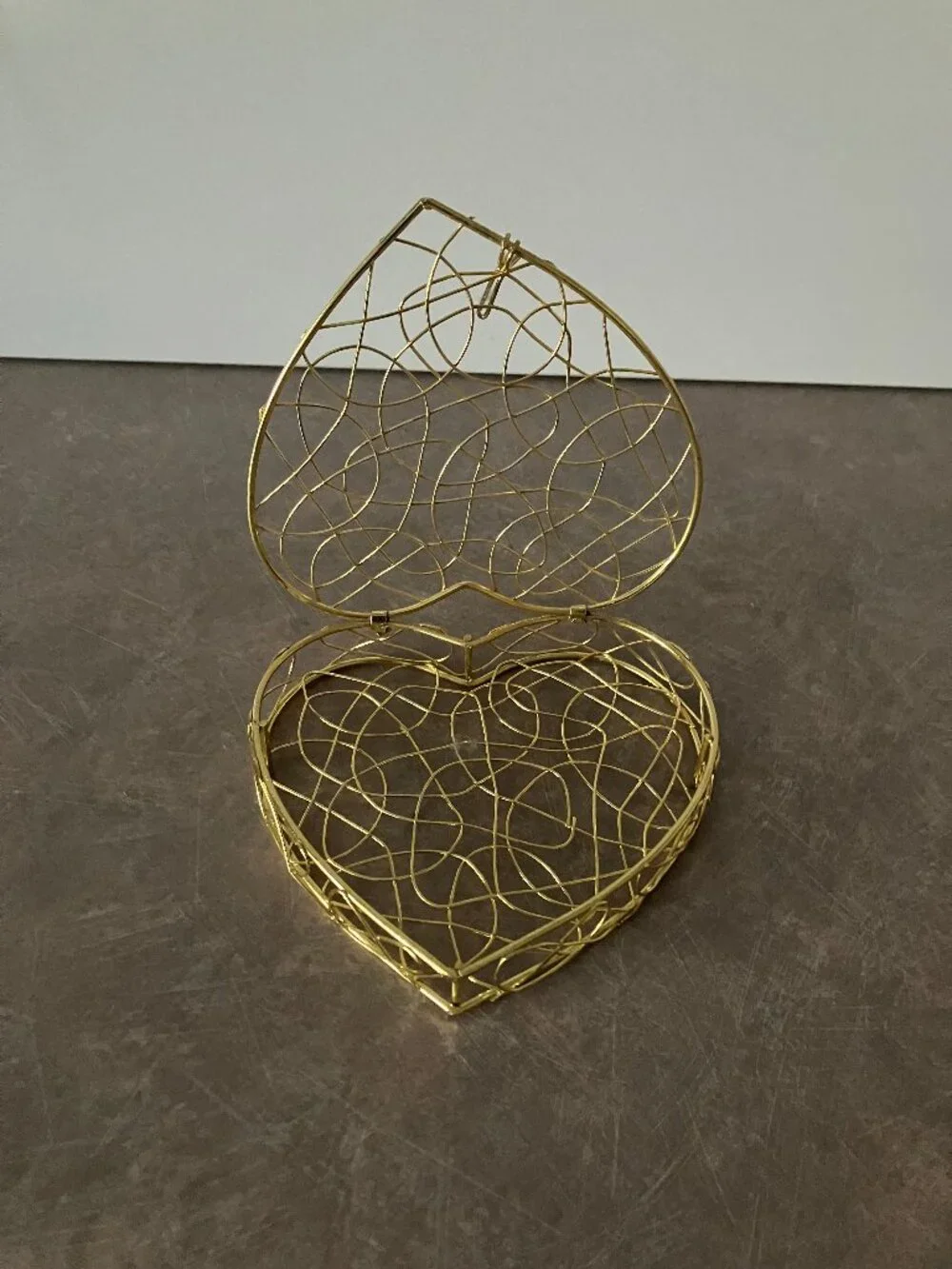 Heart-Shaped Wire Box